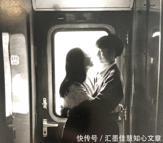 『恋爱』老照片 上世纪80年代最开放的恋爱方式