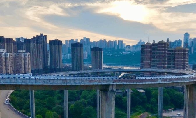  我国：我国最高的立交桥, 高达72米, 连老司机经过都会胆战心惊