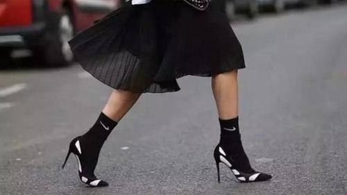 高跟鞋和袜子组CP, 你没穿过的不代表不时尚，还不进来看看