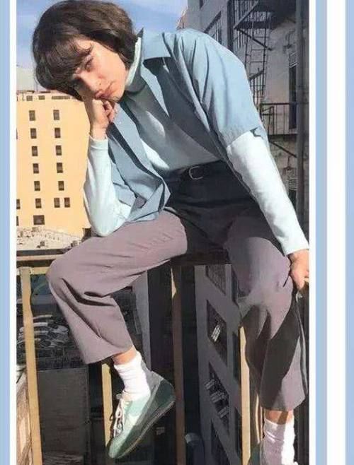  「奶奶」T恤＋奶奶裤绝对稳赢！春夏这样穿搭，比阔腿裤时髦100倍！