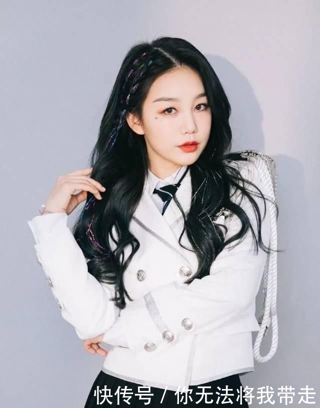 「少女」被Jennie美哭了!原来圆脸也可以又酷又少女!