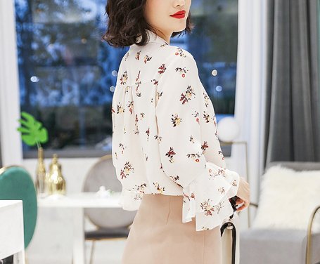 都已经秋天了，7080后穿七分小衫，搭短裙，出门迷倒了一大片