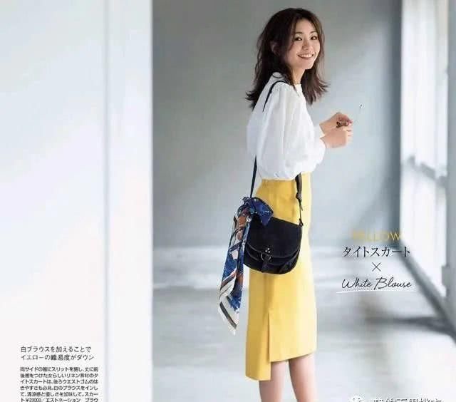  「安排」赶紧安排！一件黄色衣服，给春日穿搭注入无限活力，格外亮眼