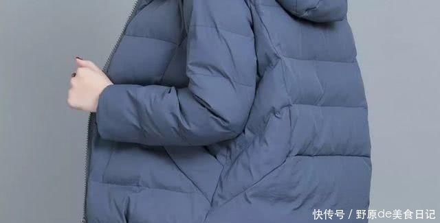 「女人」70后女人,若经济允许,过年建议买件这体面棉服,人见人夸漂亮