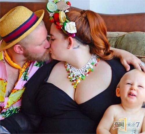 富商痴迷300多斤肥婆，网友：可以理解！