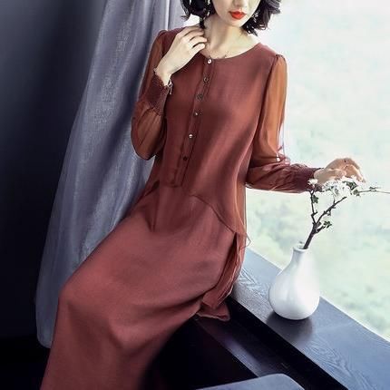 太美了吧!51岁婆婆,中秋穿上新款秋裙,惊艳众人,比我还美嫩