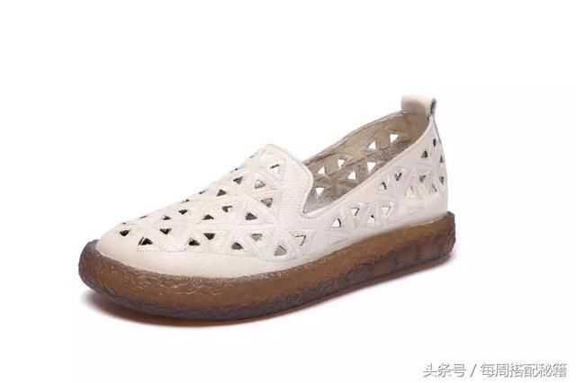 中年妈妈出门从不乱穿，只穿这样的妈妈鞋，时尚显气质还减龄！