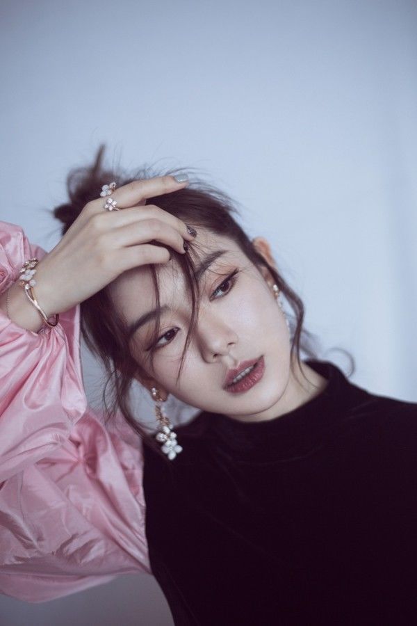 6月明星妆容合集:唐嫣换了空气刘海美出新高度，林允瘦到化了元气