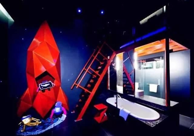 只接待百亿富豪，拿下第一个太空酒店公寓，是万豪还是希尔顿？