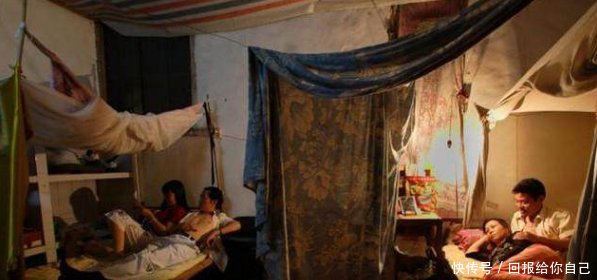 几对农民工夫妻，住在一个屋中，到了晚上，有时特别热闹！