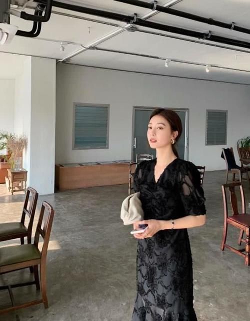 能体现出@“会穿”和“穿不好”只差件单品,搭配好普通衣服也高级,超好看
