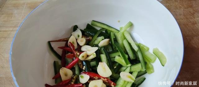 『特别』教你一个开胃又下饭的腌黄瓜,腌出的黄瓜清脆爽口,方法特别简单