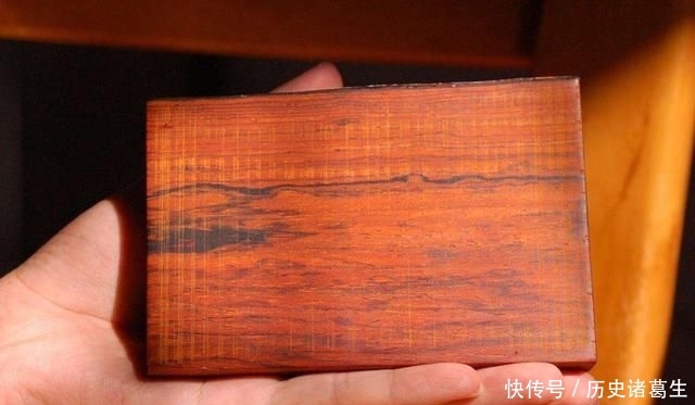  [树木]与紫檀同等价值的树木，木质密集有香味，却经常被农民当