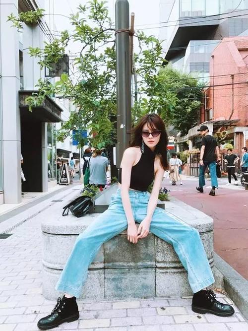 娜扎输给了关晓彤！不仅腿短，还九曲十八弯？