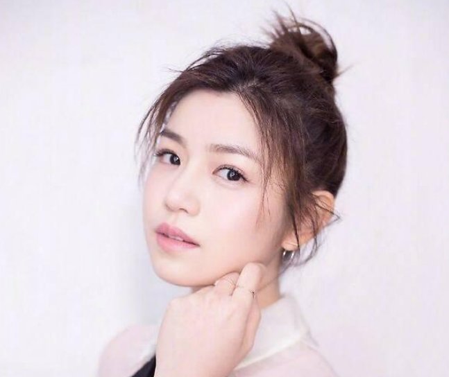  [气质]圆脸就放弃“黑长直”吧!换上这4种发型,气质变得更高级了