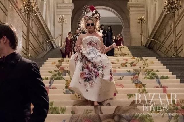 8个女人一台戏就为了偷走1.5亿美刀珠宝？可这明明是场时装秀