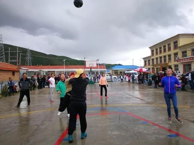 果洛州检察院同吉卡乡人民政府举行 民族团结