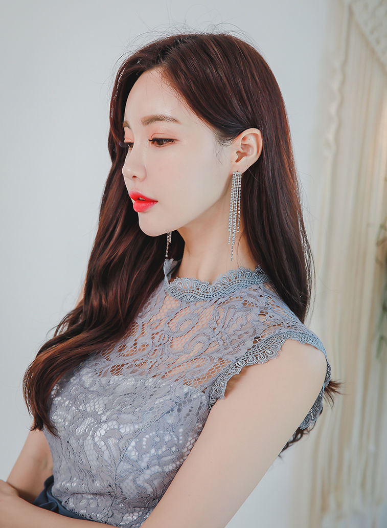 纷泪雨坎贝尔敦刺绣系带裙