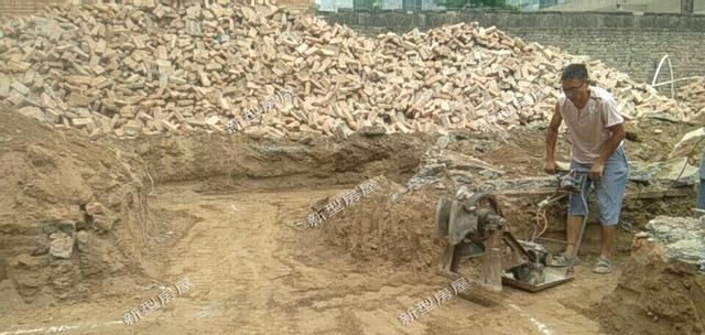  「建房」建房基础怎么选? 农村建房基础不牢, 几十万就打水漂了