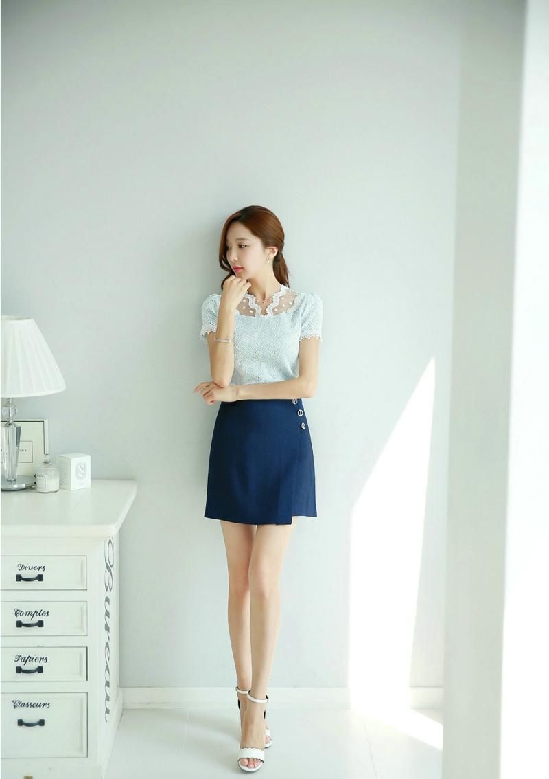 尽管来试试!短裙配上高跟鞋, 让你美翻整个夏天!