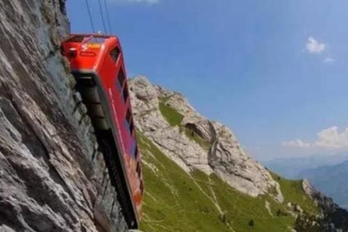 世界最陡峭的铁路,列车有一半车身在悬空,你去过吗?