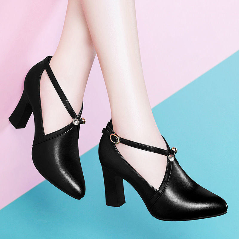 今年流行一种女鞋:高跟鞋，比小白鞋时髦优雅，美的惊艳迷人