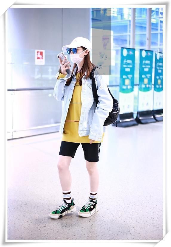 没张钧甯的腿别把运动短裤当热裤穿，像蒋梦婕穿出小短腿就尴尬了