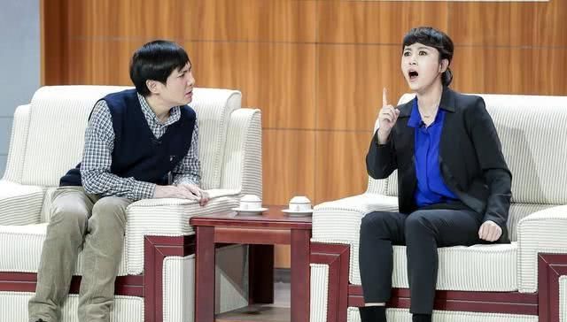  #女王#她是春晚女王，却嫁给小11岁的“弟弟”，现今将近40岁被宠成公主