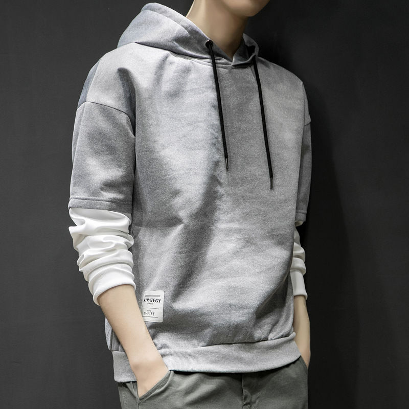 别傻傻的穿衬衣，太土!今年流行这样的卫衣，减龄有型还不贵