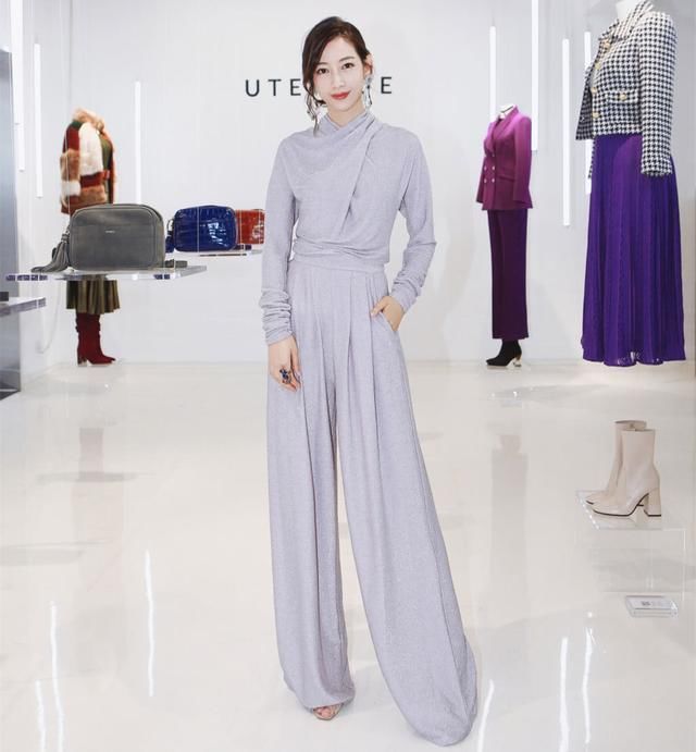 温雅穿连体阔腿裤，瞬间气场直飚2米，没168身高就别尝试了!