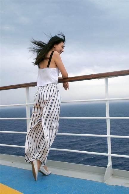 出道22年的高圆圆街拍越来越美了! 一点都看不出这是39岁的人!