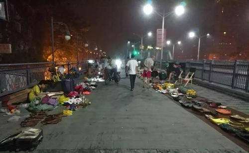 外国人惊讶的中国凌晨3点，这场景太震撼，只有中国有！