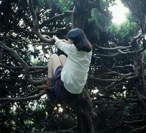 妹子，你是猴子派来的逗我们的吗，别忘了你自己穿着短裙呢！