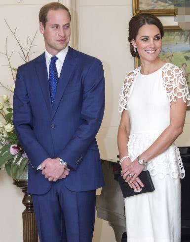 凯特王妃又瘦了，穿波点连衣裙显韵味，连威廉王子都挪不开眼睛