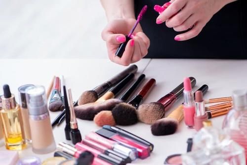  「脸上」为什么越化妆皮肤越差 带你了解其中的奥秘