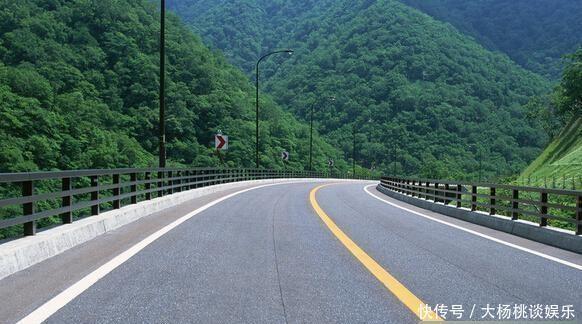  [通读]高速开车的五大禁忌，千万要记牢，请花30秒通读一遍！