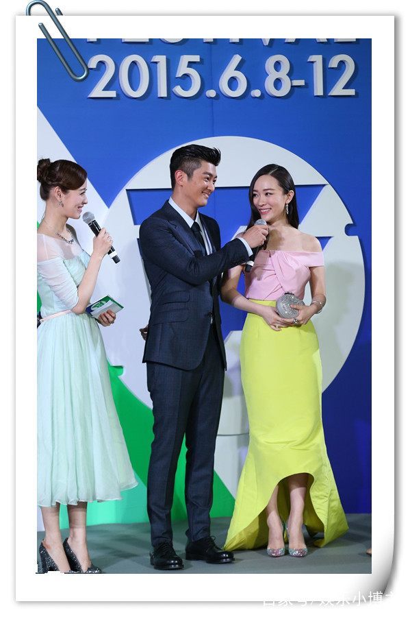 ?霍思燕真敢穿，20cm的上衣出席活动，难怪杜江眼睛一动不动