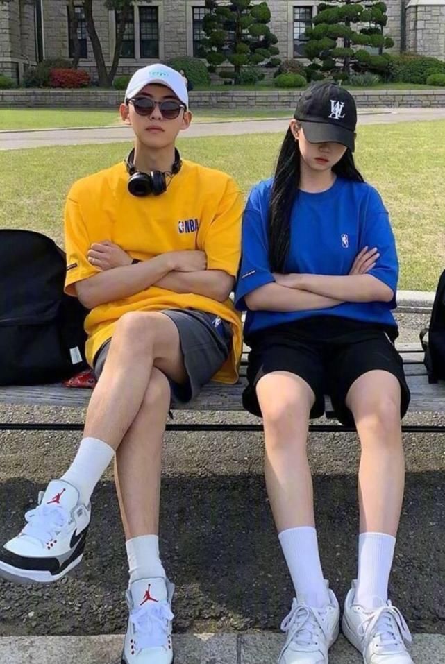  『情侣』适合情侣的春季穿搭，每一套都高级有范，和男朋友一起来种草吧