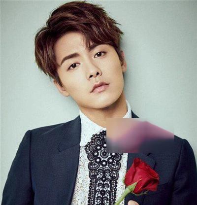 时尚派男士带刘海的侧分头发型!