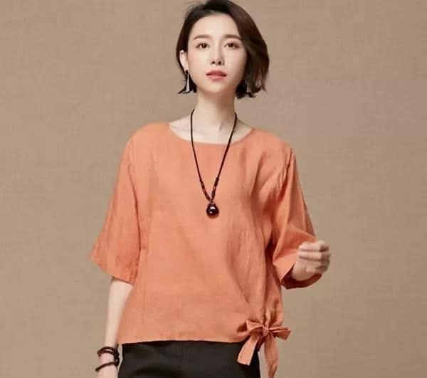  『显瘦』妈妈们担心太胖没有衣服穿？试试这几款棉麻衫，减龄，显瘦