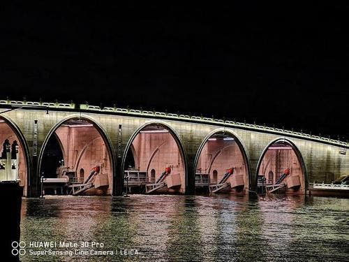 华为Mate 30 Pro夜景拍摄如何？比单反更方便，多焦段有惊喜