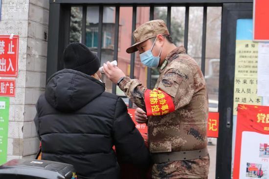  防控：洛阳市涧西区广大民兵投身疫情防控阻击战