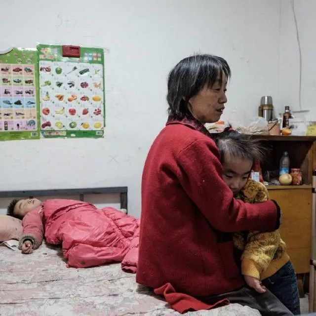 没见过香港的“棺材房”，就别说自己过得不幸福