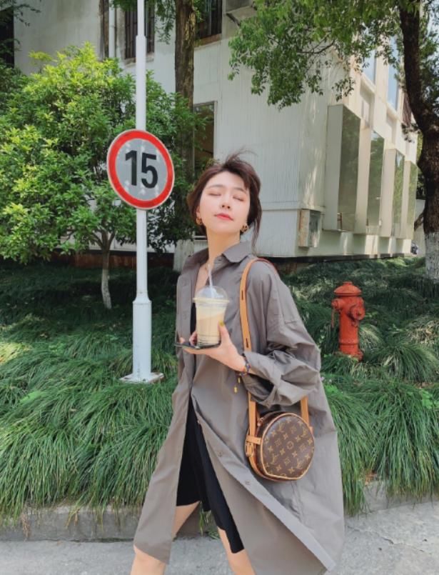  「多变」原来现在的美人都这样搭配！2件套搭配风格多变，怪以前太手残了