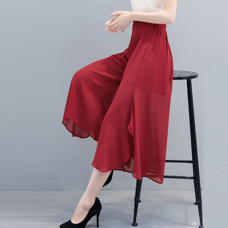 穿裙子很多时候都不方便，还是这种裤裙好，比裙子还美也不怕走光