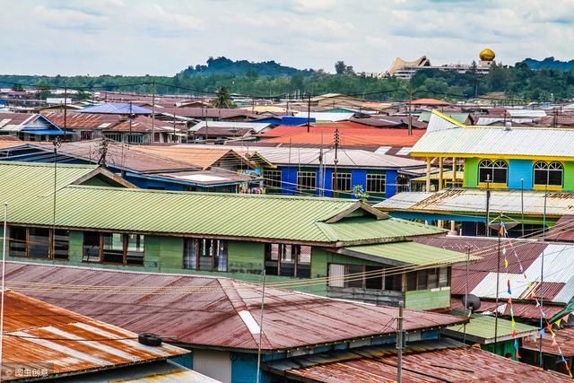 面积比上海还小，建国35年成亚洲最富有国家，却是滴酒不沾的国度