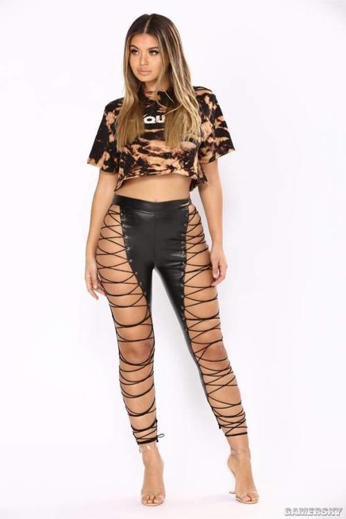 裤子也能露出绝对领域?国外时尚圈的奇葩破洞牛仔裤