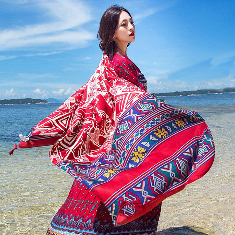 9月果真凉，出门少穿裙!今年流行的T恤小衫，洋气百搭还减龄