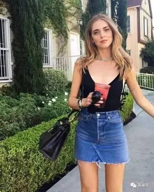 一件吊带性感妩媚又柔情似水，统统搞定