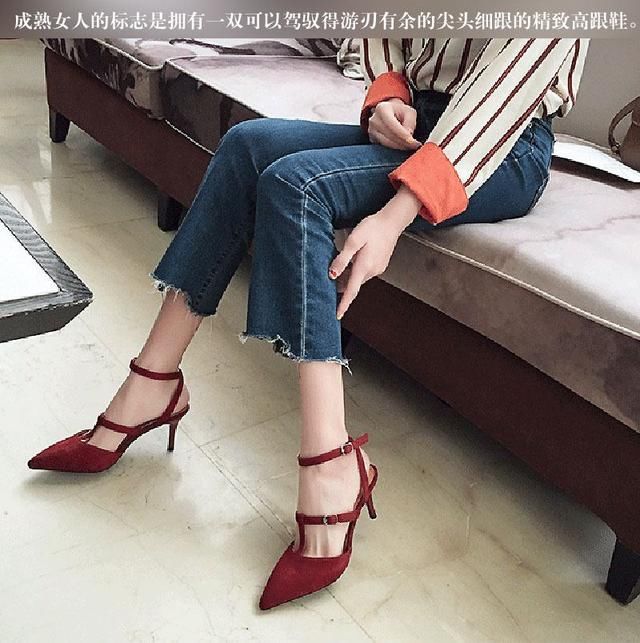 尖头细跟，迷人的高跟鞋让女人更加美丽自信!